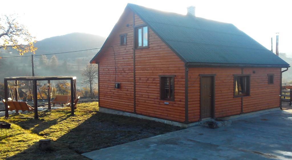 Cottage Ozerniy Lazeshchyna Exterior foto